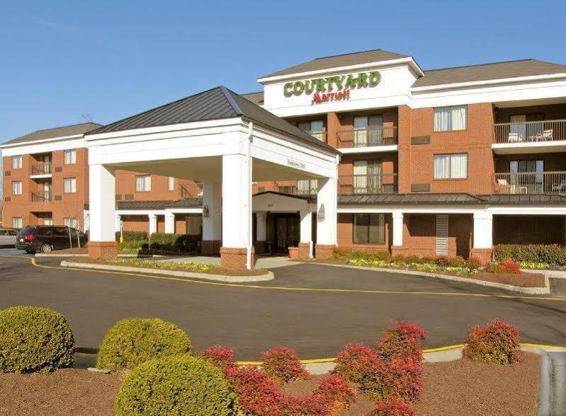 Courtyard Newport News Yorktown Hotel Exterior photo