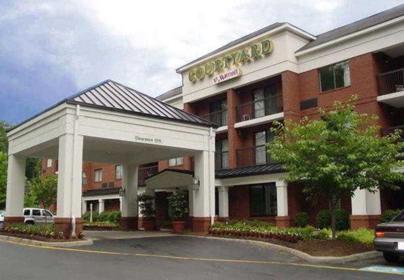 Courtyard Newport News Yorktown Hotel Exterior photo